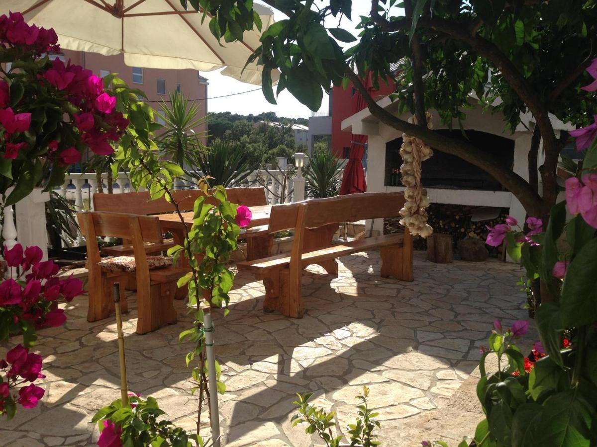 Apartmani Slavica Biograd Na Moru Exterior foto
